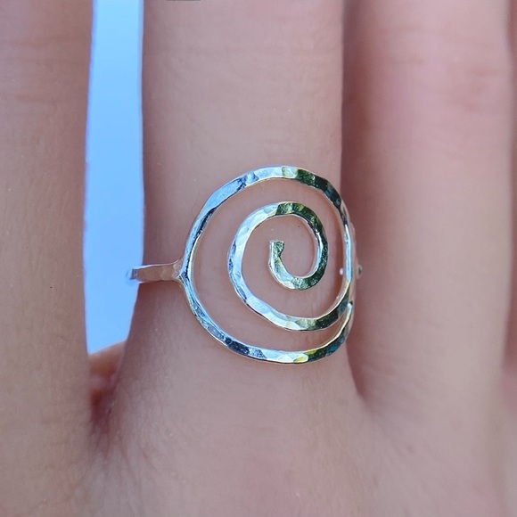 Sterling silver spiral ring, Swirl symbol ring, handmade ring, made to order - Picture 6 of 6